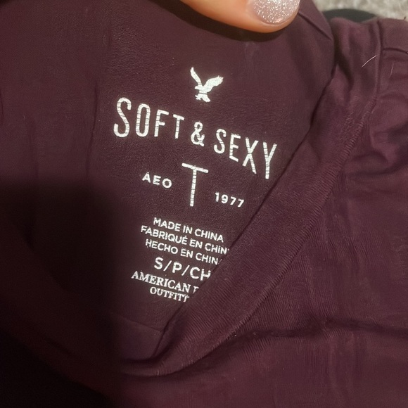 American Eagle maroon soft and sexy Tshirt - Picture 3 of 4